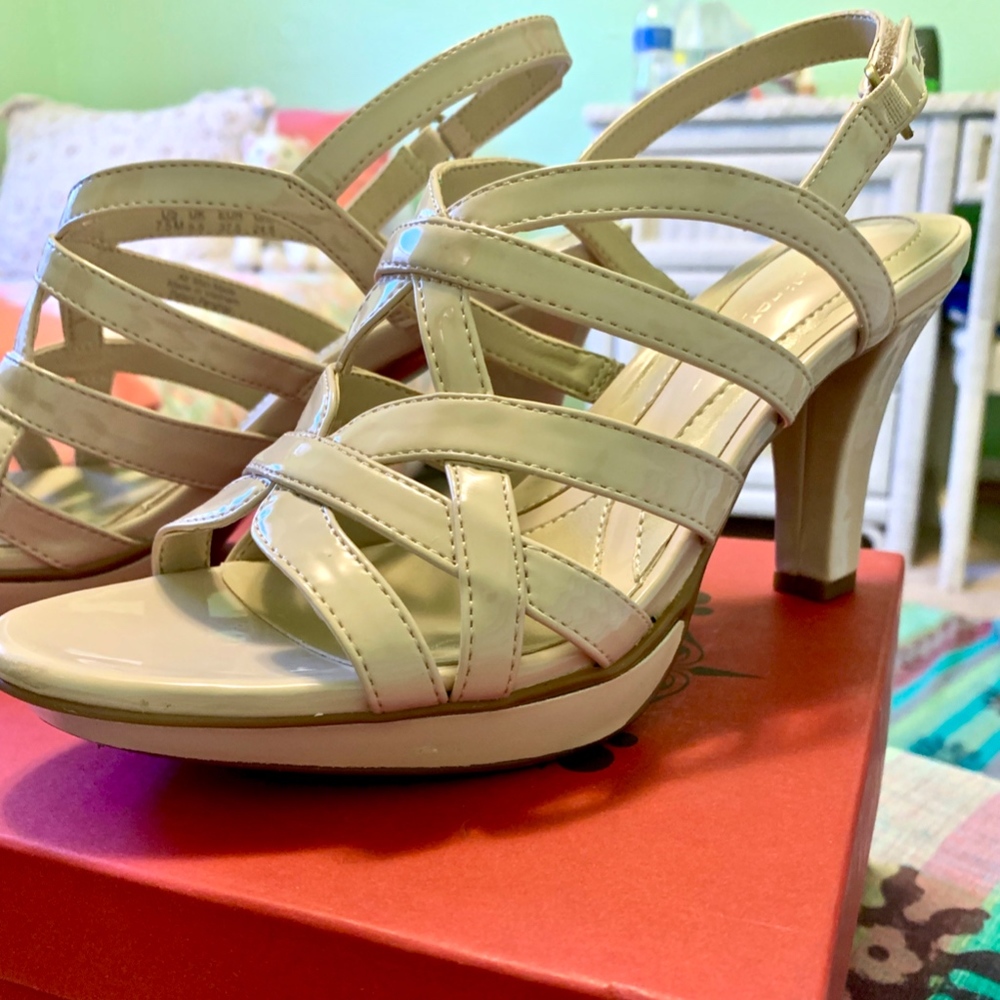 Naturalizer Heel